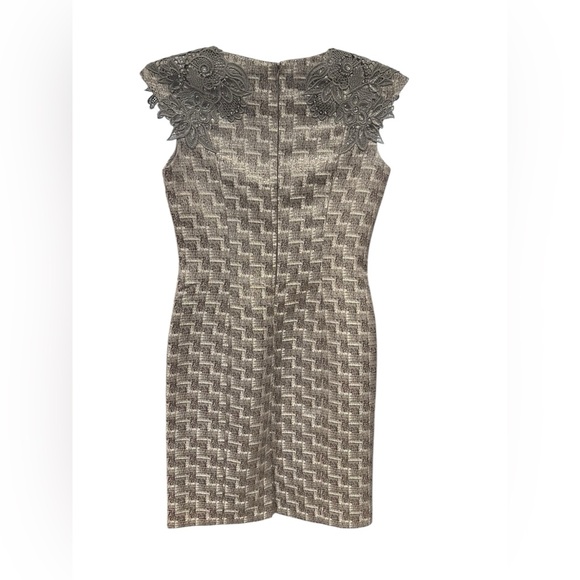 Katherine Kelly Gray Lace Cap Sleeve Sheath Dress Size 4 NWOT - Picture 2 of 4